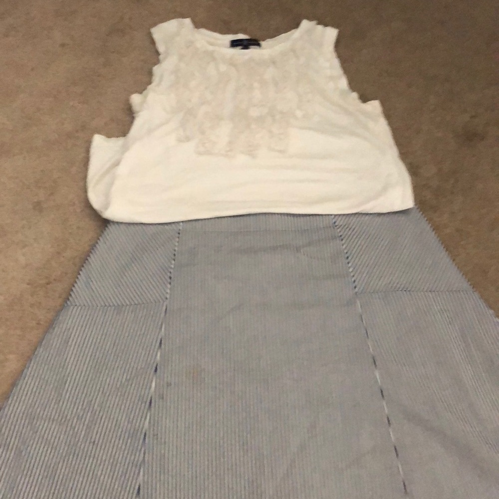 LOFT navy/white striped seersucker skirt Size 8P